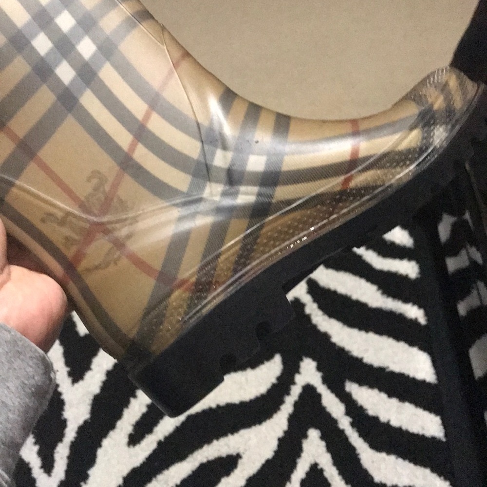 Burberry Haymarket Check Rubber Rain boots - Picture 10 of 14